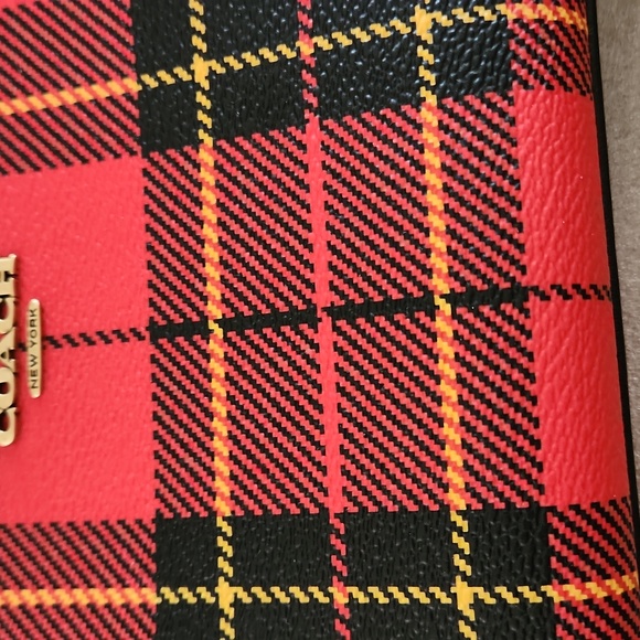 NWT IOB Coach Red Plaid Leather Wristlet Wallet β€οΈπ€ππ - Picture 3 of 16